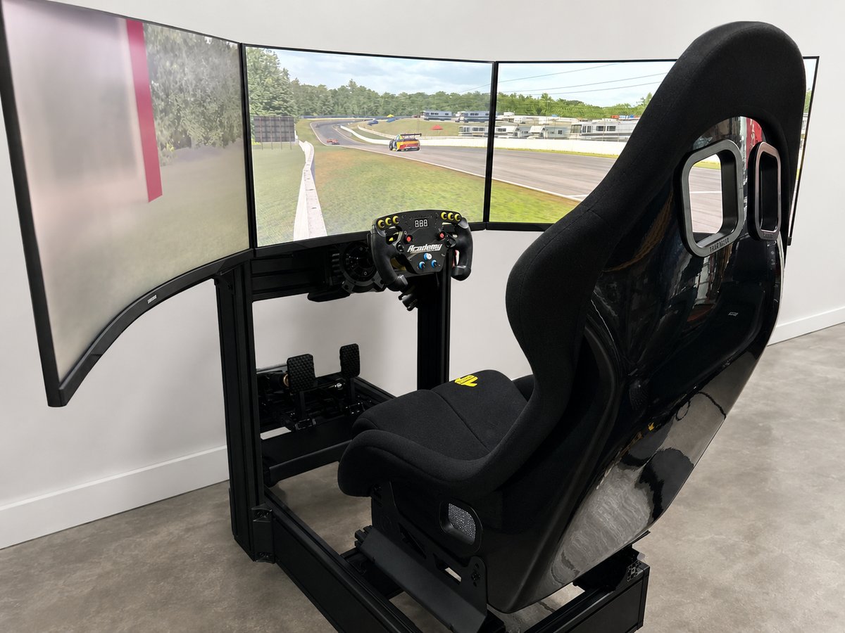 Triple curved display upgrade — wraparound sim setup